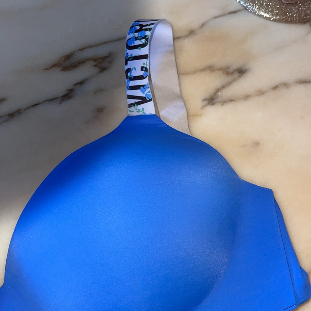 victoria secret tshirt lightly lined wireless bra size 36DDD - Picture 3 of 8